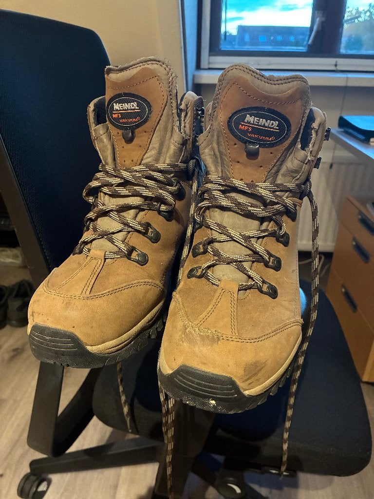 Wandelschoenen, Ophalen of Verzenden, Zo goed als nieuw, Schoenen
