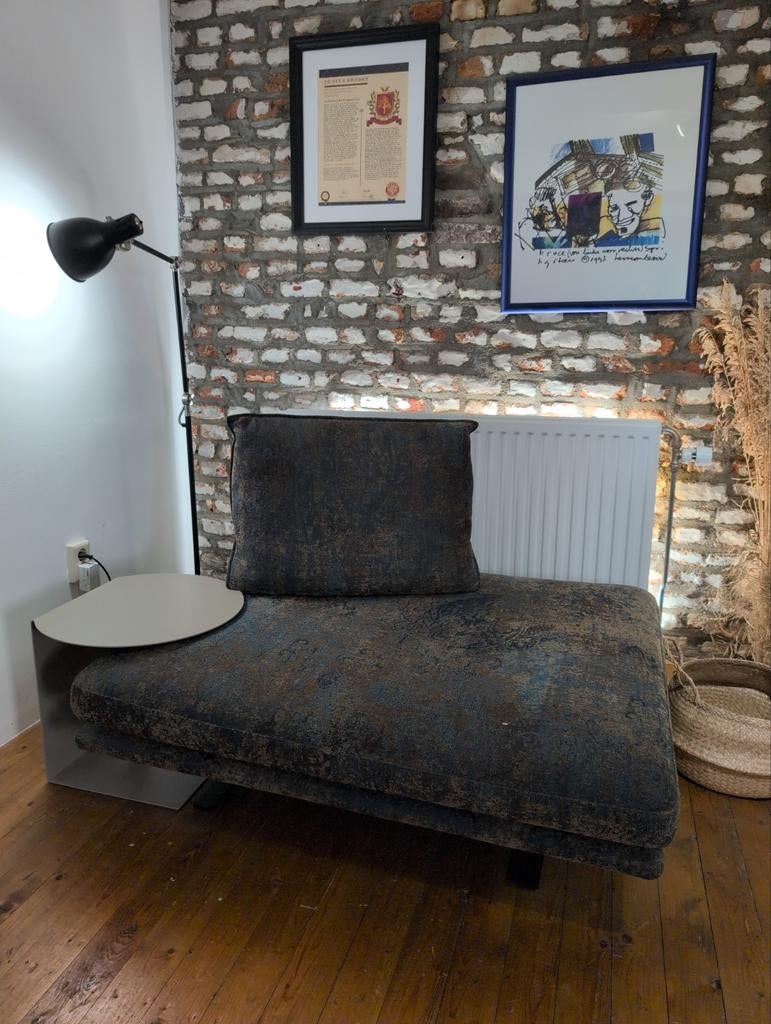 Ligne Roset Togo stijl loungebank met bijzettafel, Huis en Inrichting, Banken | Sofa's en Chaises Longues, Ophalen, Eenpersoons