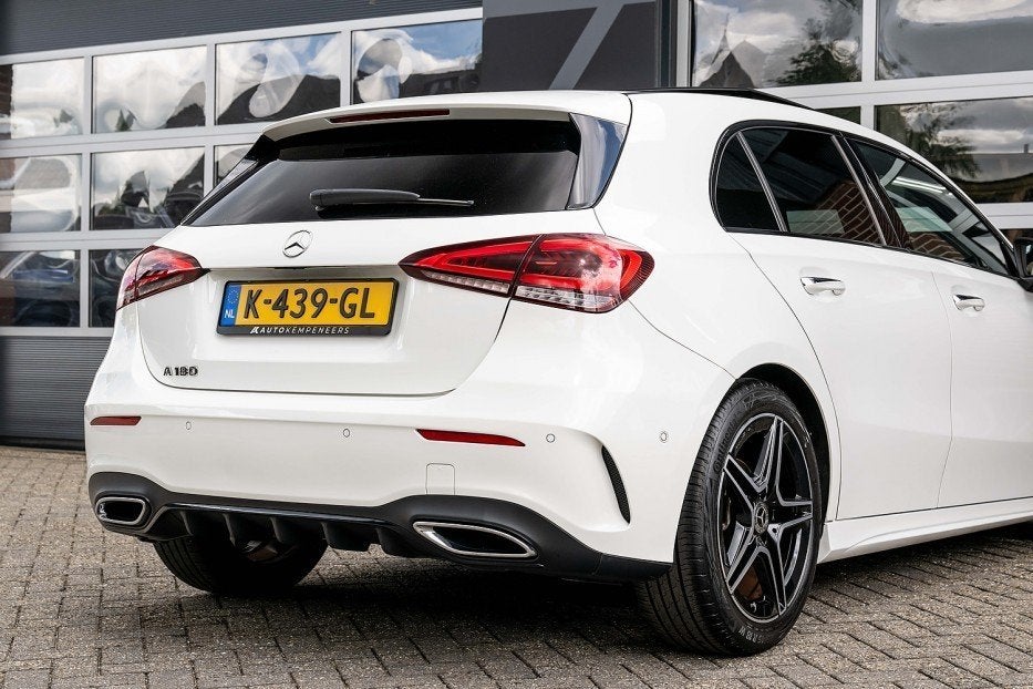 Mercedes-Benz A-Klasse 180 180 Business Solution AMG | Panor, Auto's, Mercedes-Benz, 136 pk, Gebruikt, 4 cilinders, Alcantara