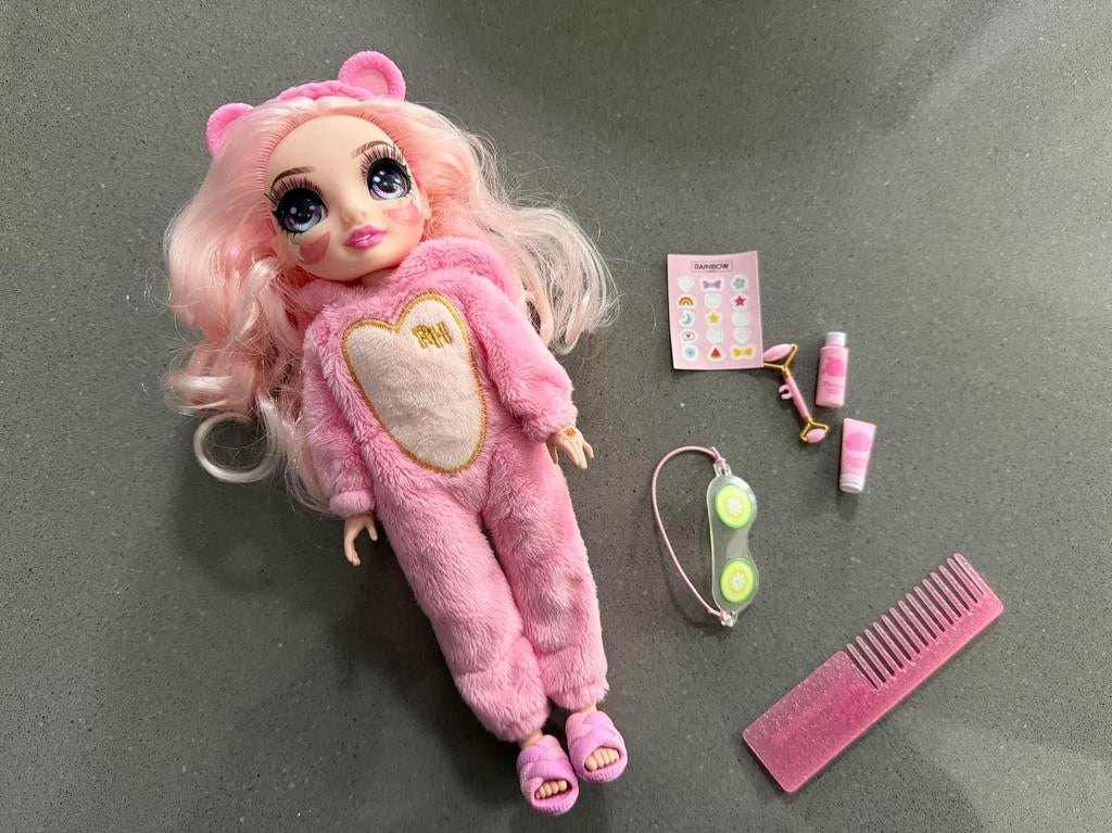 Rainbow High Junior High PJ Party - Bella (Roze) - 22 cm, Ophalen of Verzenden, Zo goed als nieuw, Overige typen