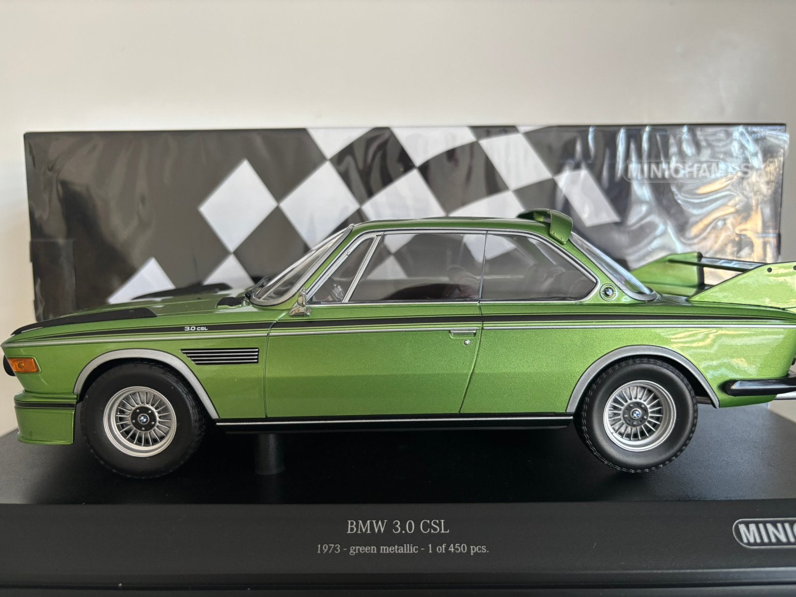 BMW 3.0 CSL (E9) 1973 1:18 (nieuw), Hobby en Vrije tijd, Modelauto's | 1:18, Verzenden, Nieuw, Auto, MiniChamps