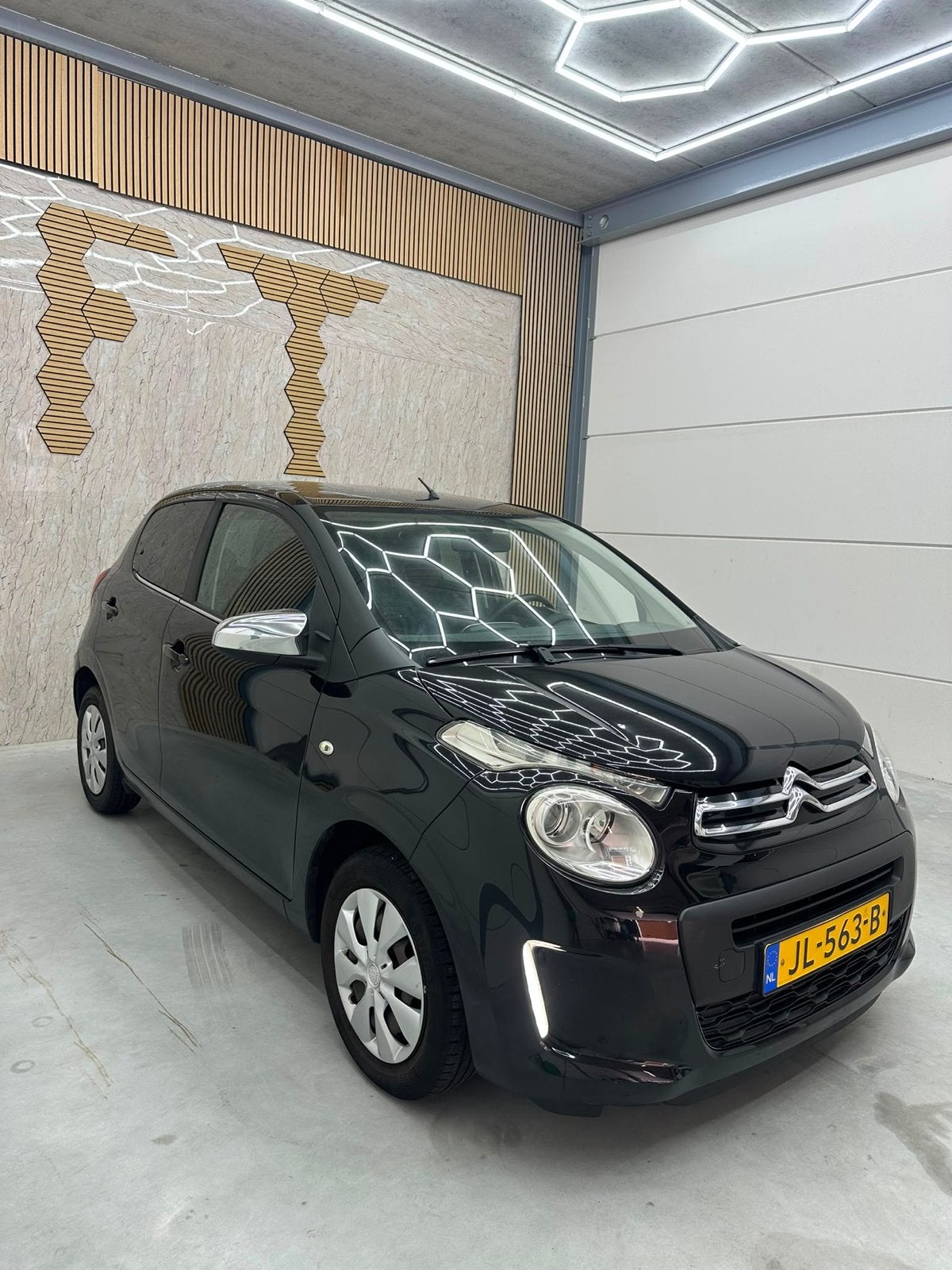 Citroën C1 1.0 VTi | Navi | Cruise | Airco | 5drs | Garantie, Voorwielaandrijving, 4 stoelen, C1, Zwart