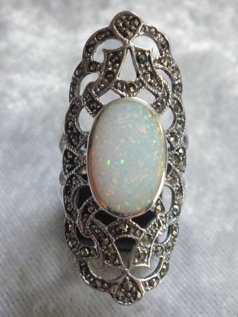 Mooie Lange Zilveren Ring met Opaal, Sieraden, Tassen en Uiterlijk, Antieke sieraden, Verzenden, Zilver, Ring, Met edelsteen