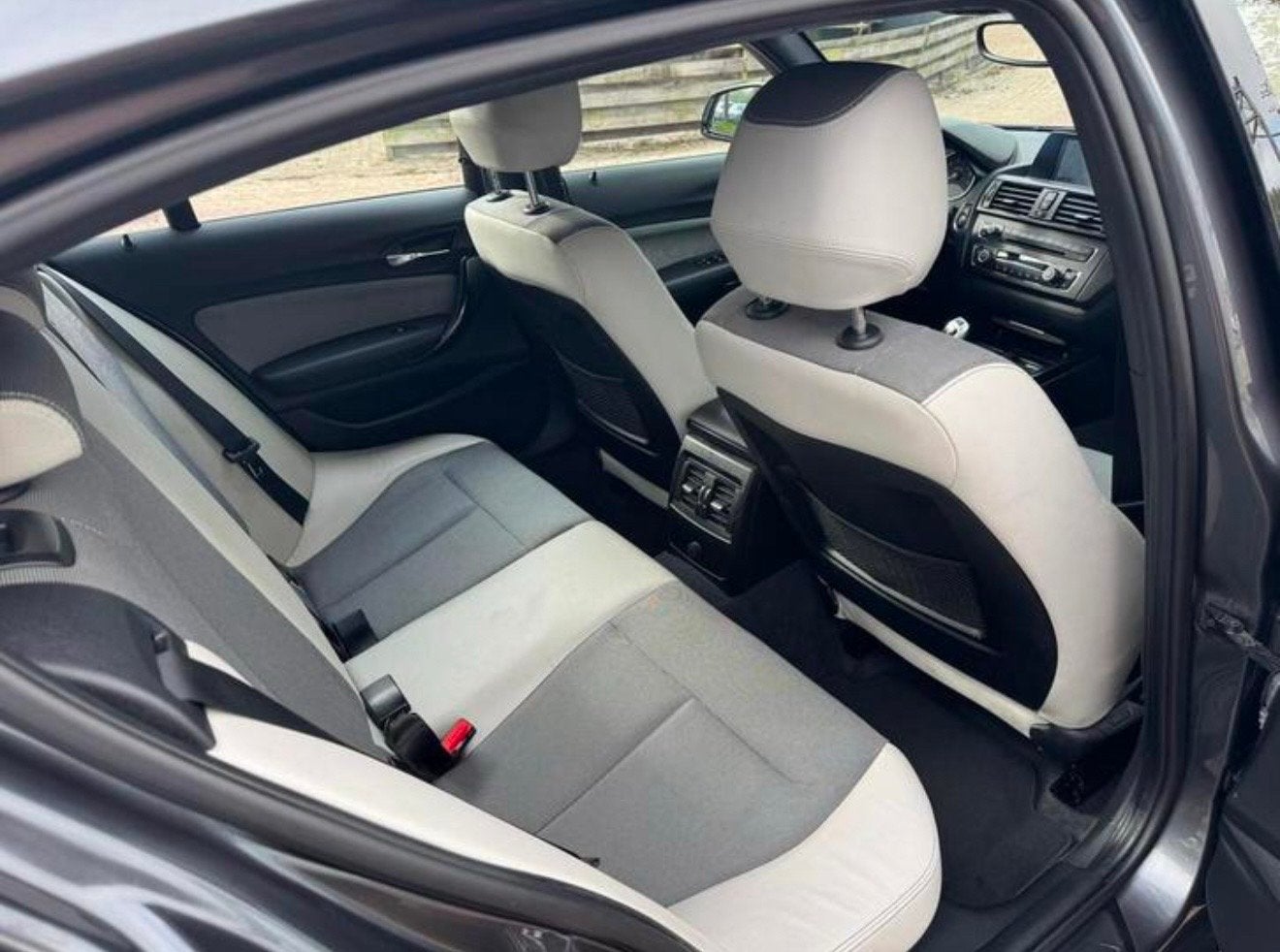 BMW 1-Serie 116I 125KW 5DR Aut8 2012 Grijs, Auto's, Achterwielaandrijving, 4 cilinders, 1290 kg, 1200 kg