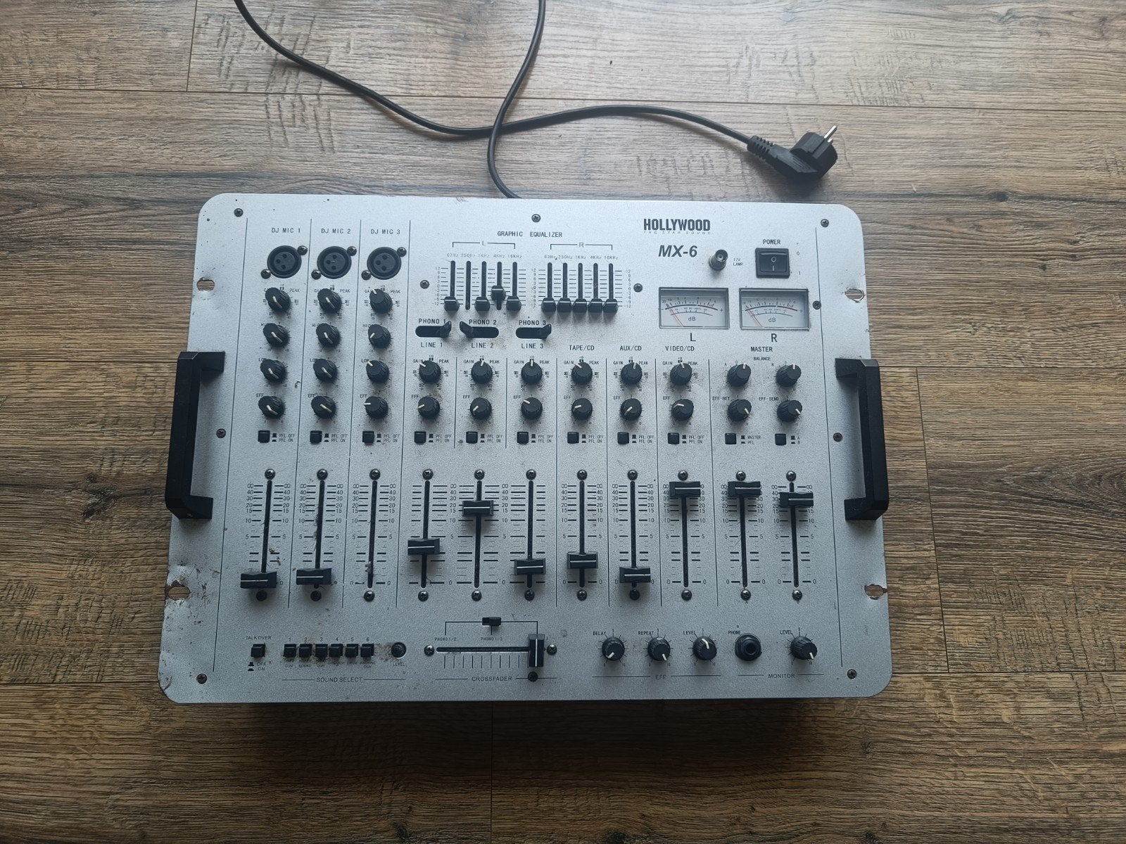 Hollywood MX-6 DJ Mixer - 6 kanalen met equalizer, Ophalen of Verzenden, Gebruikt, 5 tot 10 kanalen, Microfooningang