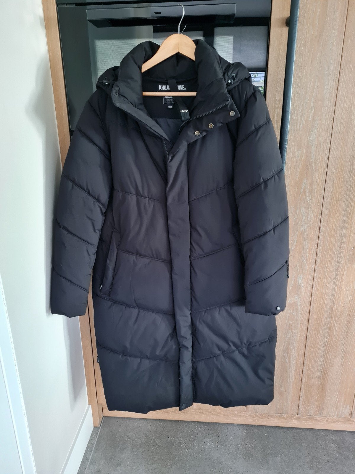 Khujo winterjas L Zwart ZGAN, Verzenden, Zo goed als nieuw, Zwart