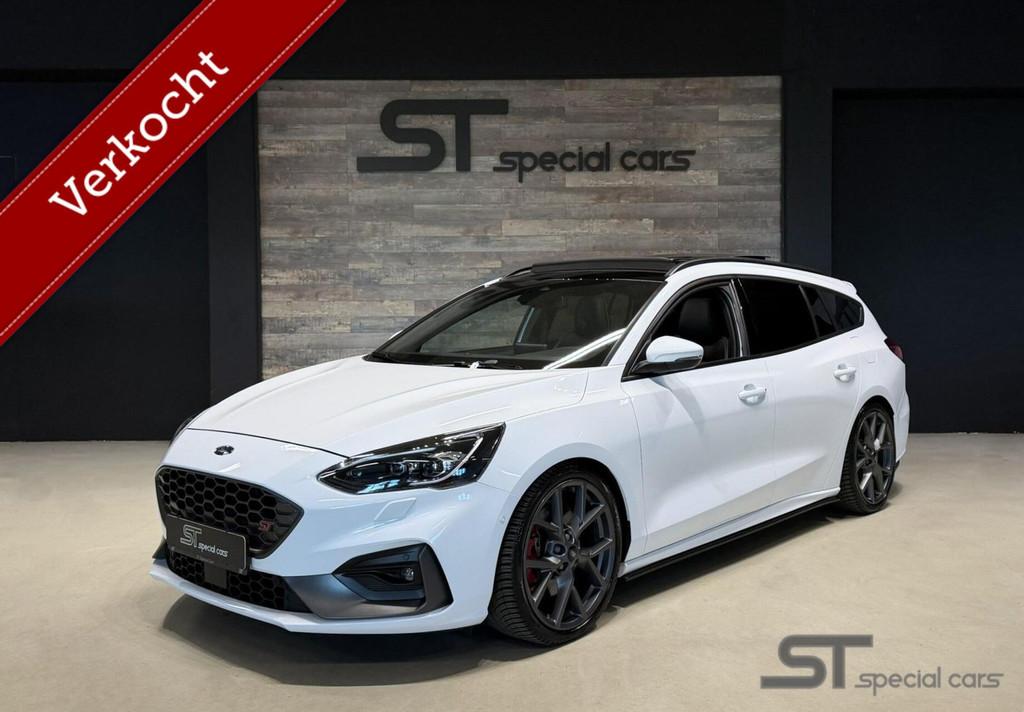 Ford Focus Wagon 2.3 EcoBoost ST-3|Pano|Performance, Gebruikt, 4 cilinders, Met garantie (alle), Handgeschakeld