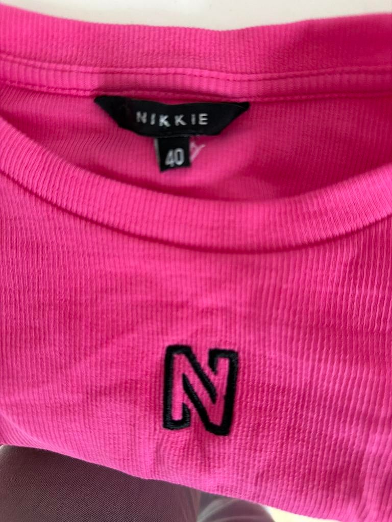 Nikkie roze body met ruches, Korte mouw, Roze, Gedragen, Ophalen