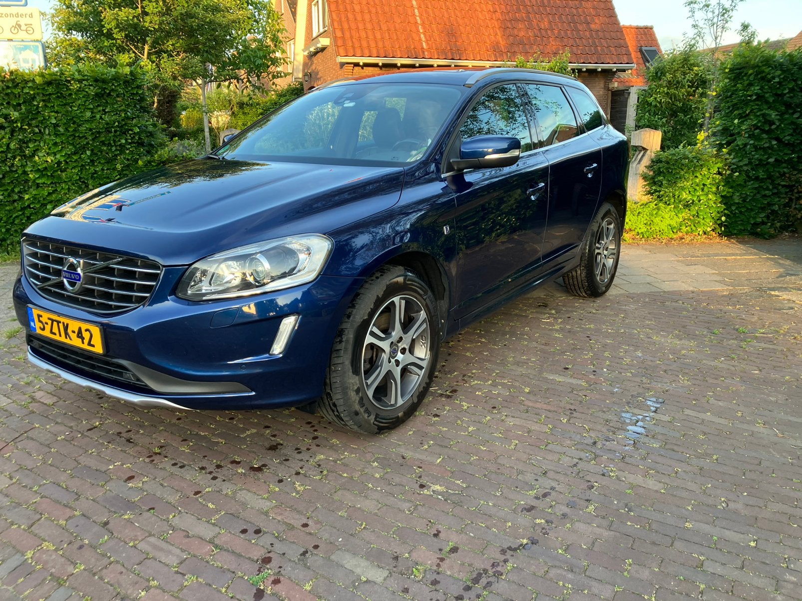 Volvo XC60 2.0 D4 Geartronic 2015 Blauw ocean race, 4 cilinders, Particulier, 1600 kg, Lederen bekleding