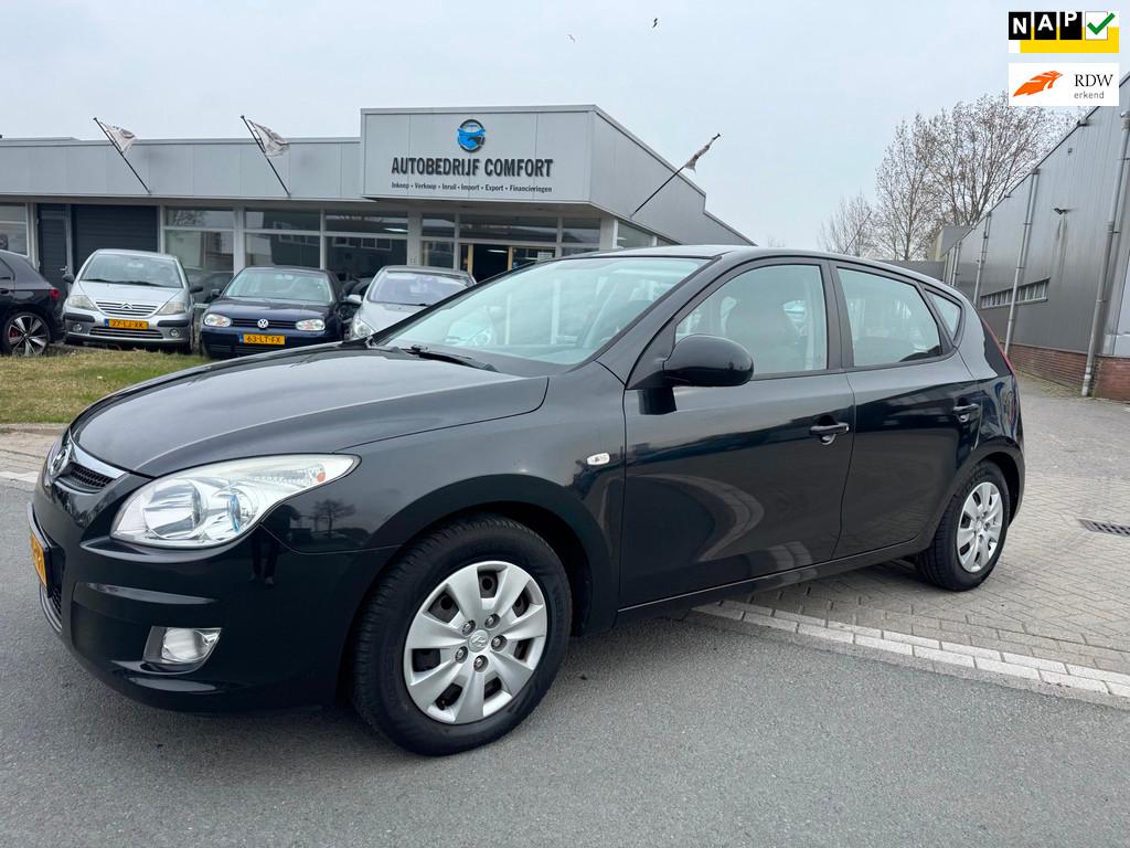 Hyundai I30 1.6i Dynamic, Voorwielaandrijving, Stof, Gebruikt, 4 cilinders