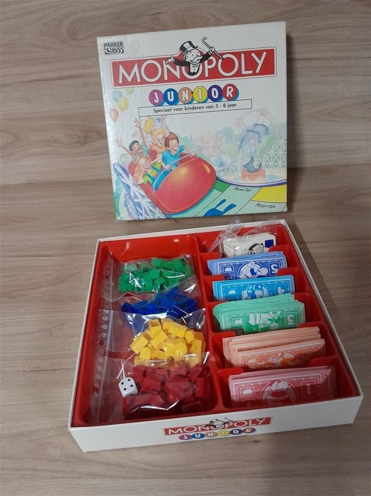 Monpoly junior - s1912, Hobby en Vrije tijd, Gezelschapsspellen | Bordspellen, Zo goed als nieuw, Verzenden
