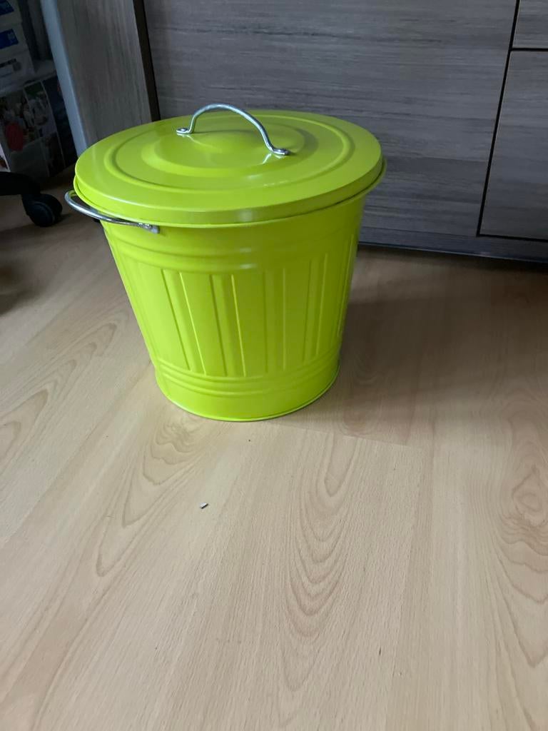 Limegroene metalen prullenbak met deksel, Gebruikt, Ophalen of Verzenden, Metaal, Minder dan 50 cm