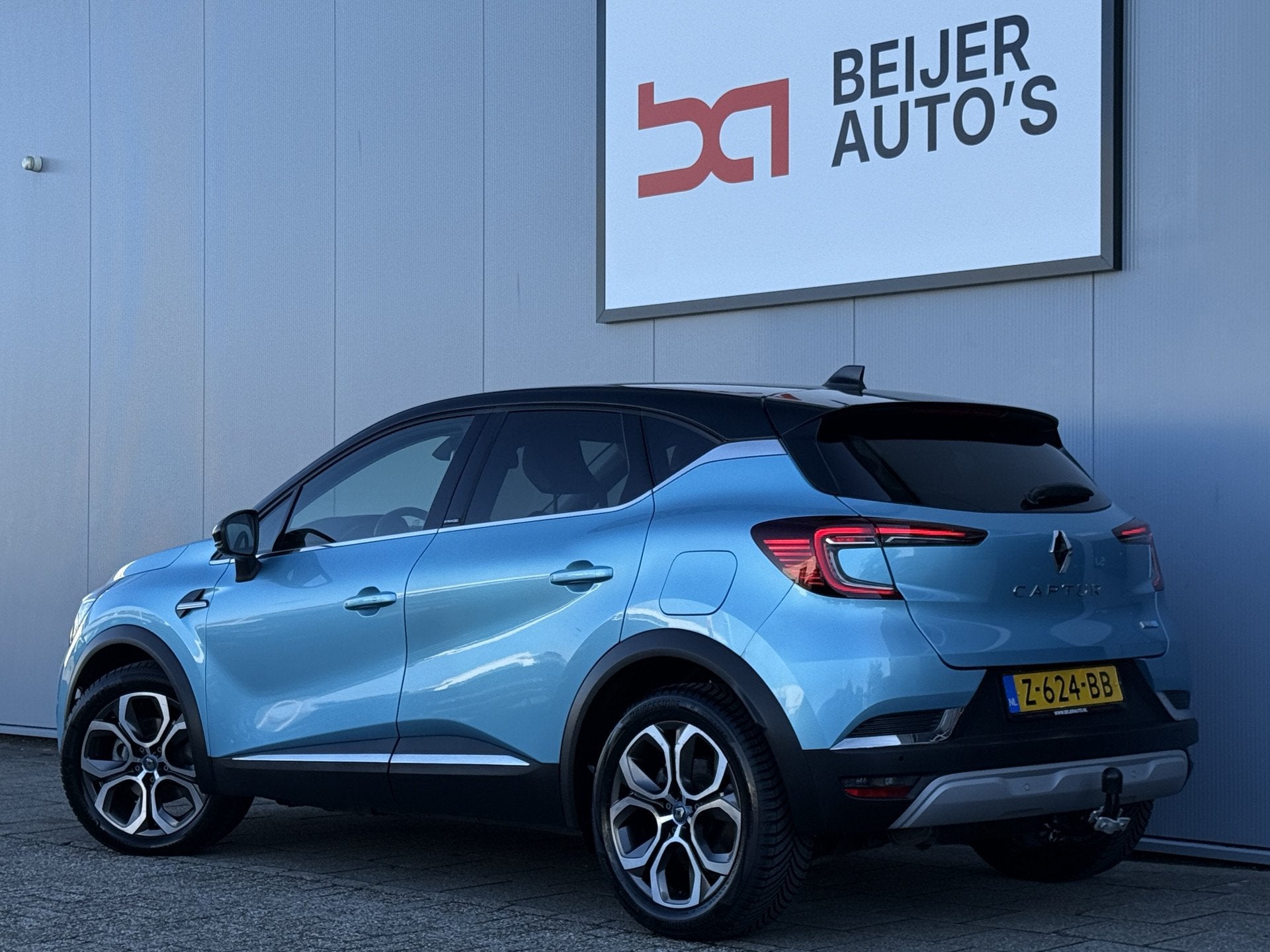 Renault Captur 1.6 E-Tech Plug-in Hybrid 160 Intens Automaat, 77 km/l, Gebruikt, 4 cilinders, Blauw