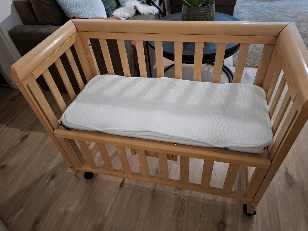 Co sleeper met aerosleep matras en aerosleep toebehoren, Ophalen, Zo goed als nieuw, Minder dan 140 cm, Matras