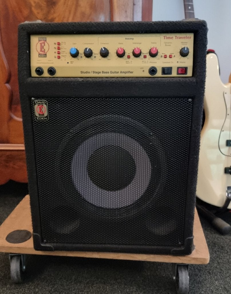 Eden Basversterker Time Traveller WT330, Muziek en Instrumenten, Ophalen, Zo goed als nieuw, Basgitaar, 100 watt of meer