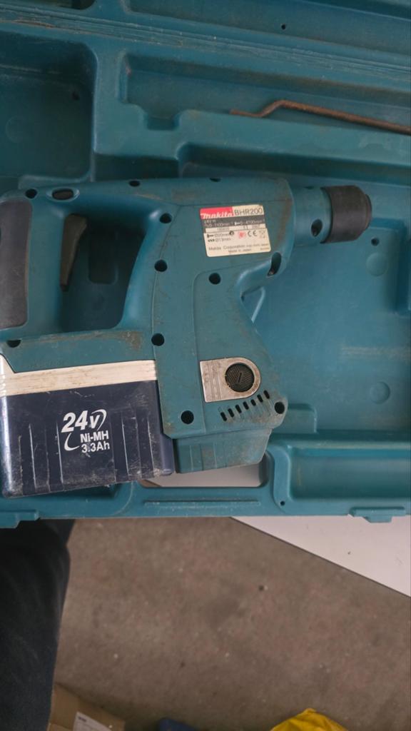 Makita BHR200 Boorhamer 24V Ni-MH 3.3Ah, Ophalen of Verzenden, Gebruikt, Boor- en/of Breekhamer, Klopboormechanisme