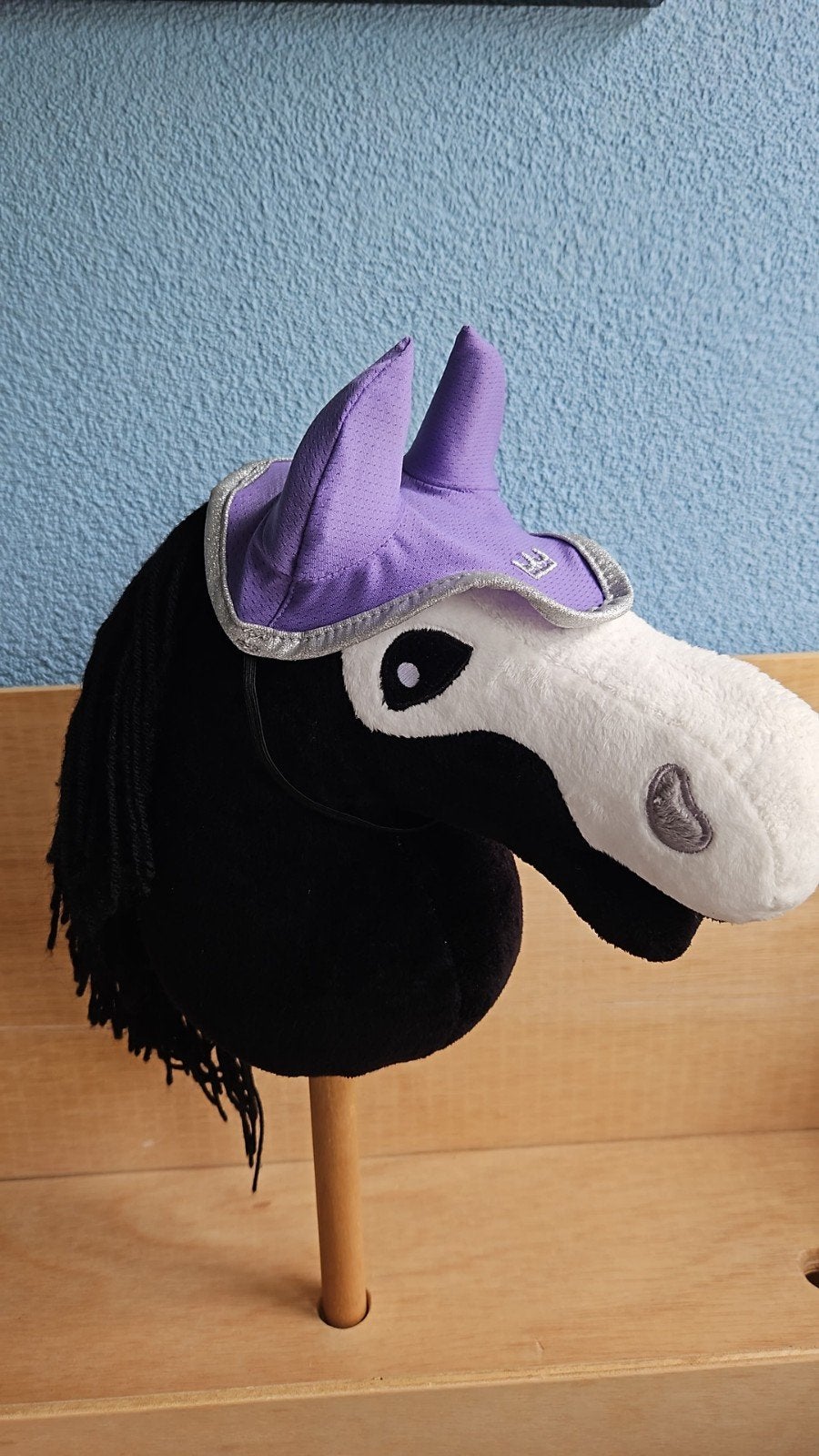 Hobbyhorse oornetje lila hööks, Ophalen of Verzenden, Zo goed als nieuw, Jongen of Meisje