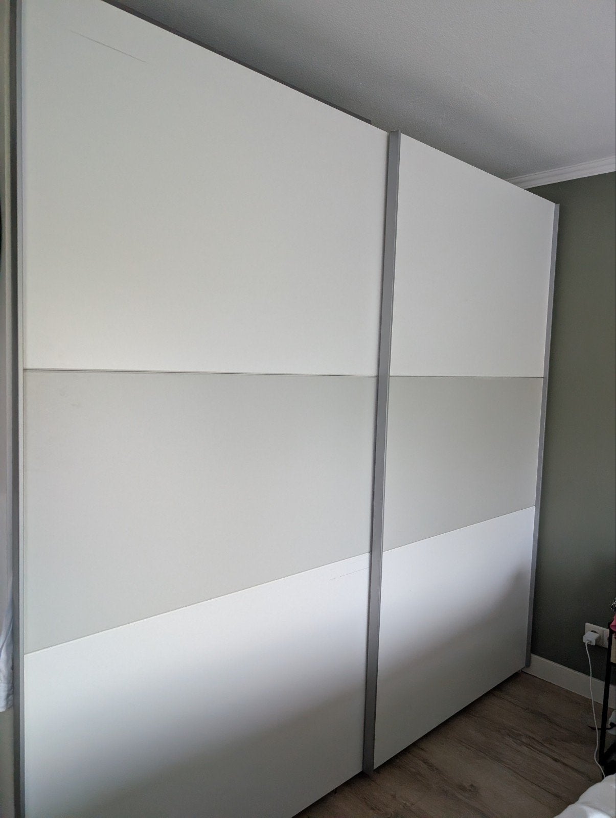 Schuifdeurkast Napoli wit/grijs softclose - Zo goed als nieu, Overige materialen, Met deur(en), 200 cm of meer, Ophalen of Verzenden