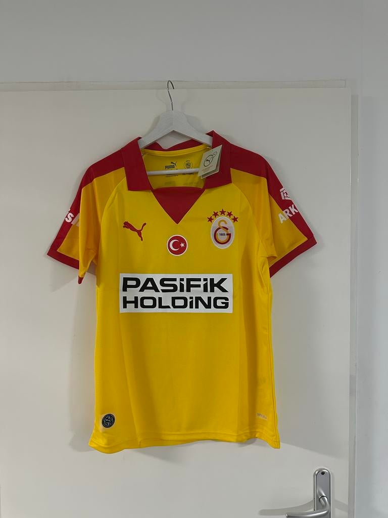 Galatasaray 25/26 retro tenue geel rood maat S XL, Maat M, Ophalen of Verzenden, Nieuw, Set
