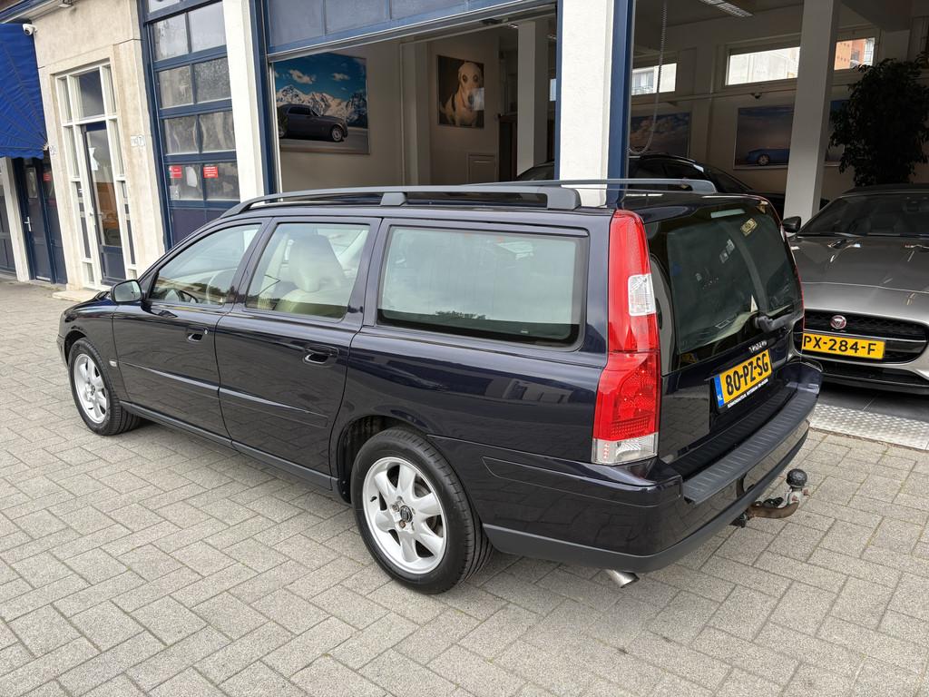 Volvo V70 2.4 Momentum LEDER/CLIMA/CRUISE (bj 2005), Voorwielaandrijving, Blauw, Stoelverwarming, Euro 4