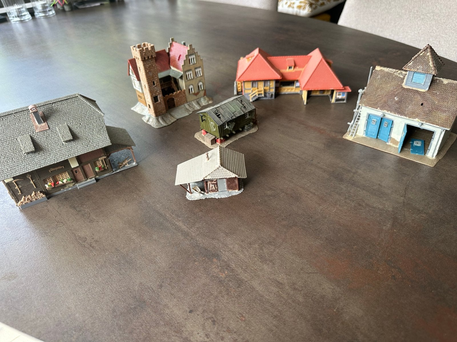 Modelbouw huisjes en gebouwen (6 stuks), Hobby en Vrije tijd, Modelbouw | Overige, Ophalen of Verzenden, Gebruikt, 1:144 of kleiner