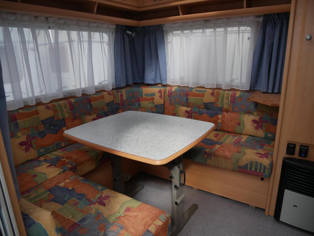 Dethleffs Camper 460 DB Incl. mover en luifel, Caravans en Kamperen, Caravans, Rondzit, Bedrijf, 750 - 1000 kg, Dethleffs