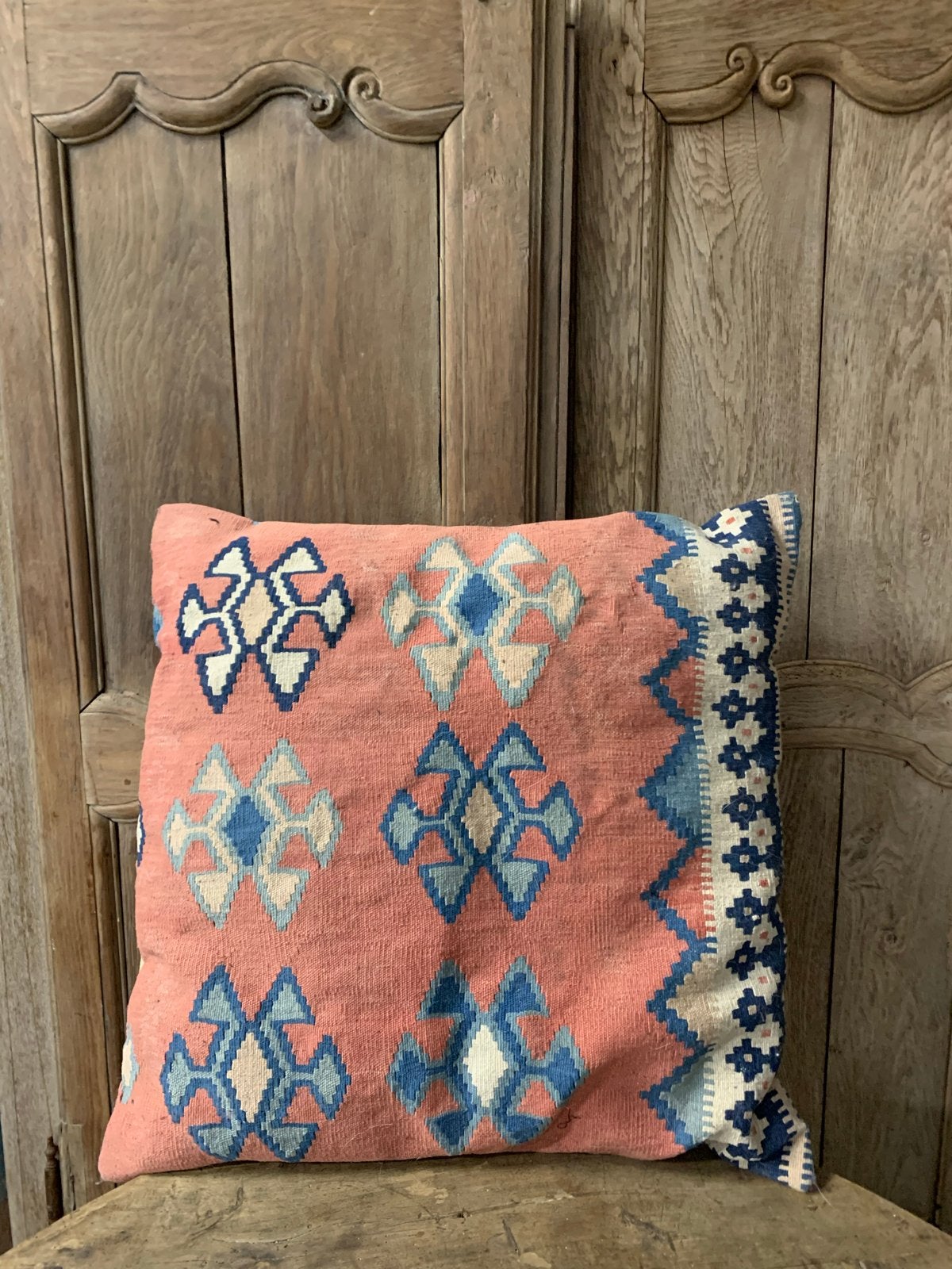 Vintage Kelim Kussen - Handgemaakt, Roze/Blauw, Gebruikt, Meerkleurig, Vierkant, Ophalen of Verzenden