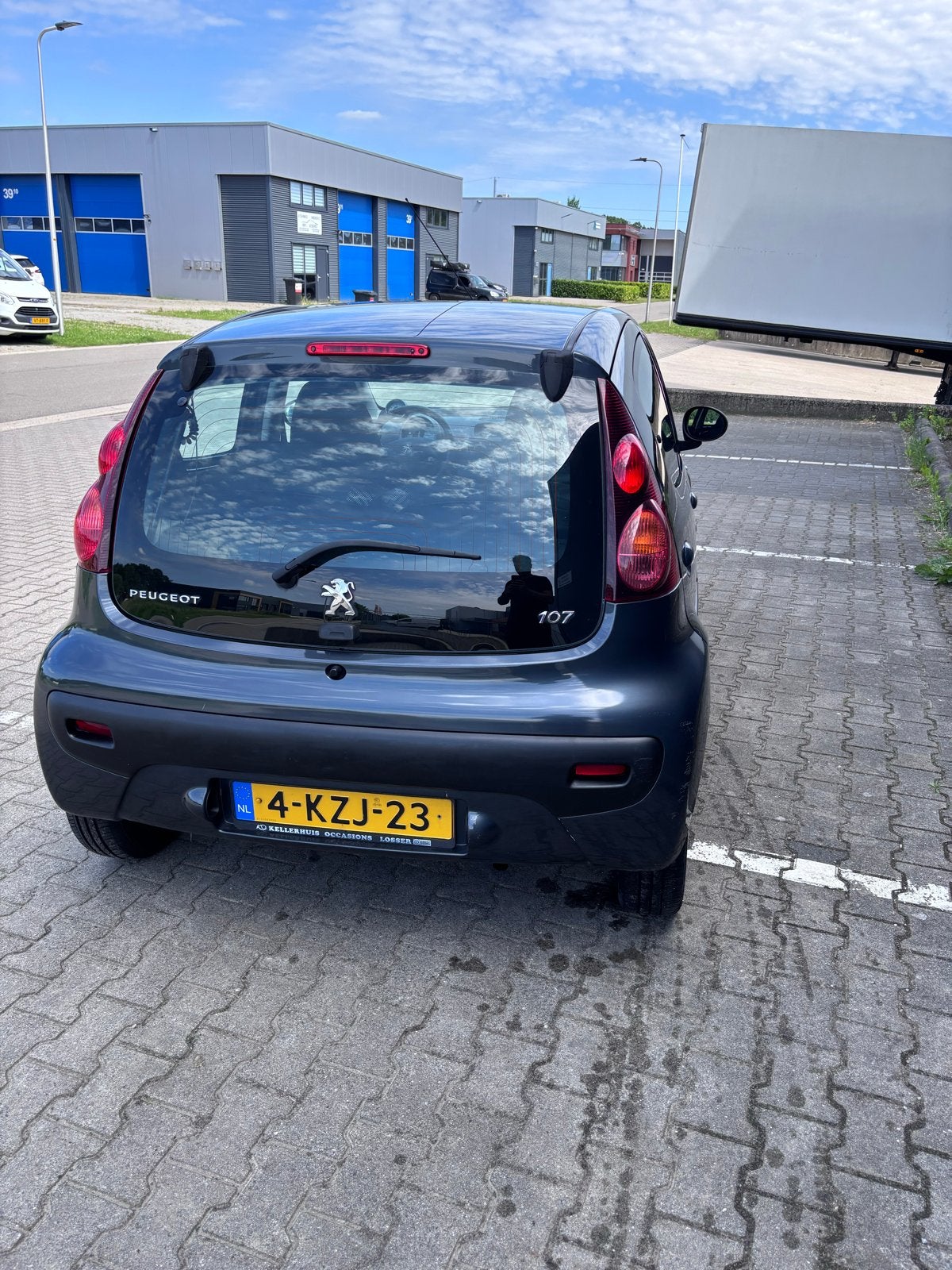 Peugeot 107 1.0 12V 5DR 2013 Grijs, Euro 5, Stof, Zwart, 4 stoelen