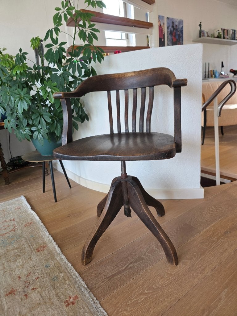 Bureaustoel met historie, Ophalen, Gebruikt, Bruin, Bureaustoel