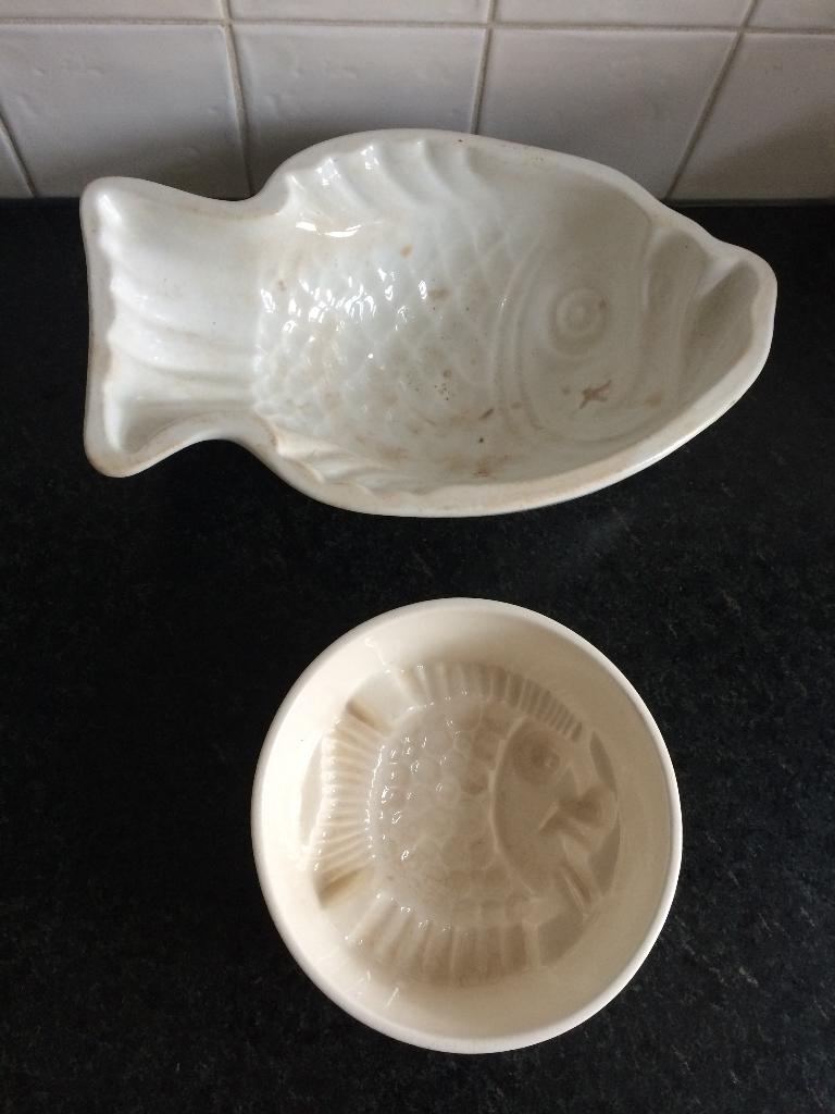 Petrus Regout puddingvorm vis en nog een puddingvorm vis, Antiek en Kunst, Antiek | Keramiek en Aardewerk, Ophalen of Verzenden