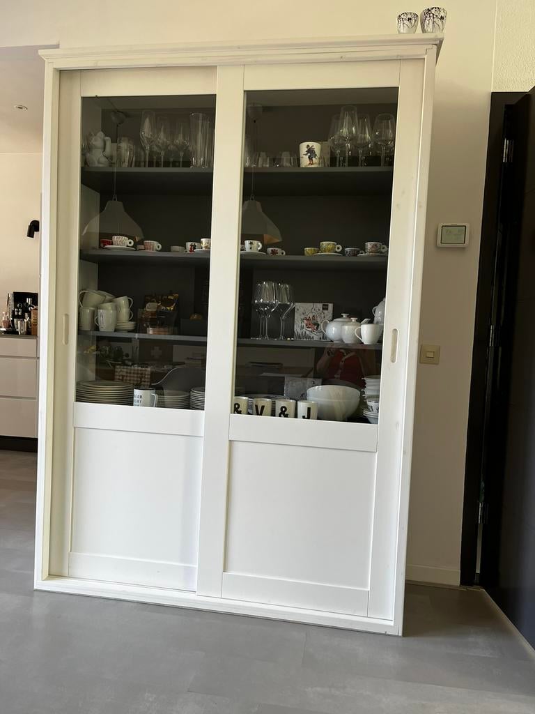 Woood basic label vitrine kast wit/grijs hout, Huis en Inrichting, Zo goed als nieuw, 150 tot 200 cm, 25 tot 50 cm, 50 tot 100 cm