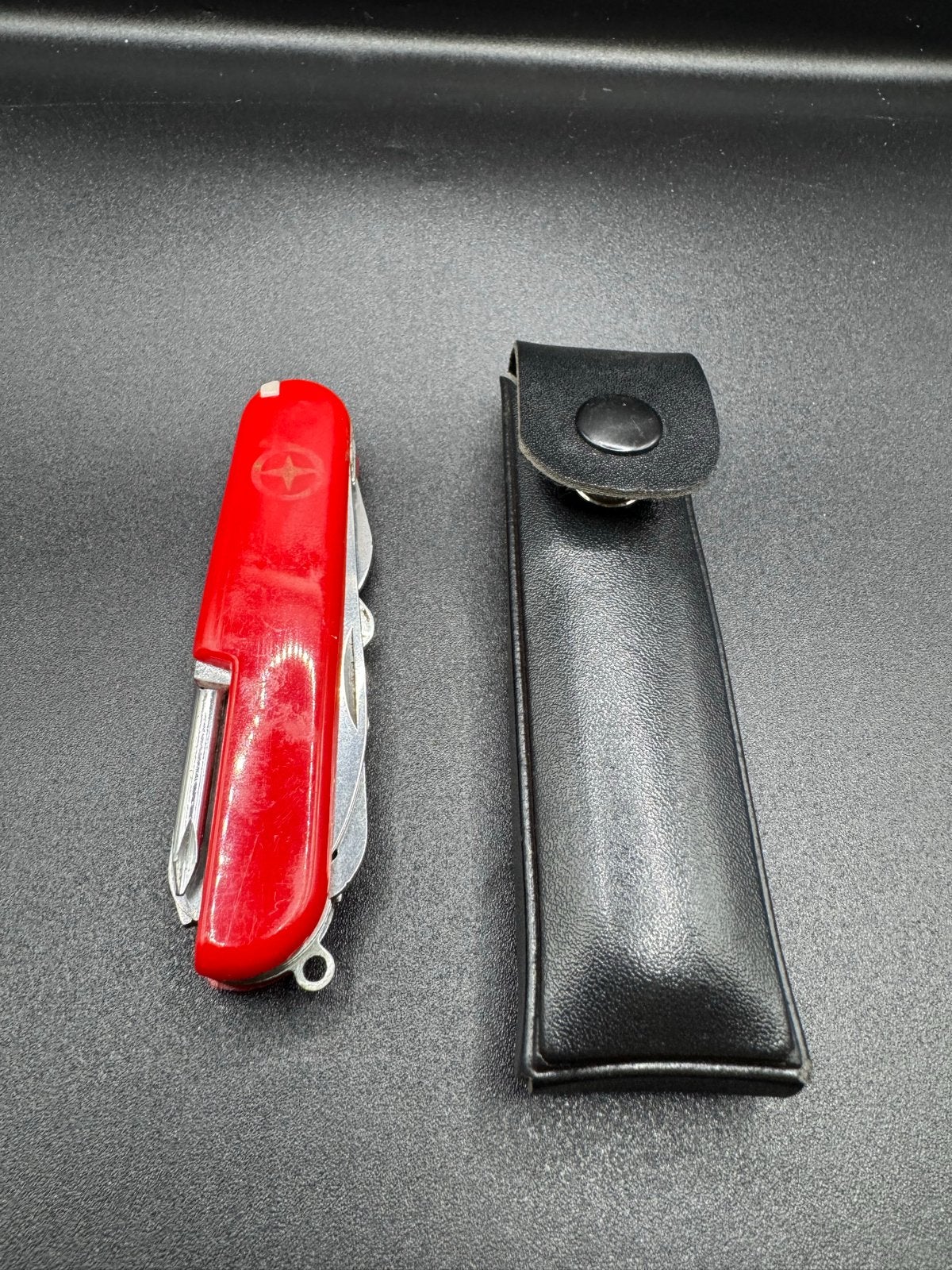 Zwitsers Zakmes met Etui - Multifunctioneel Gereedschap, Verzenden, Gebruikt