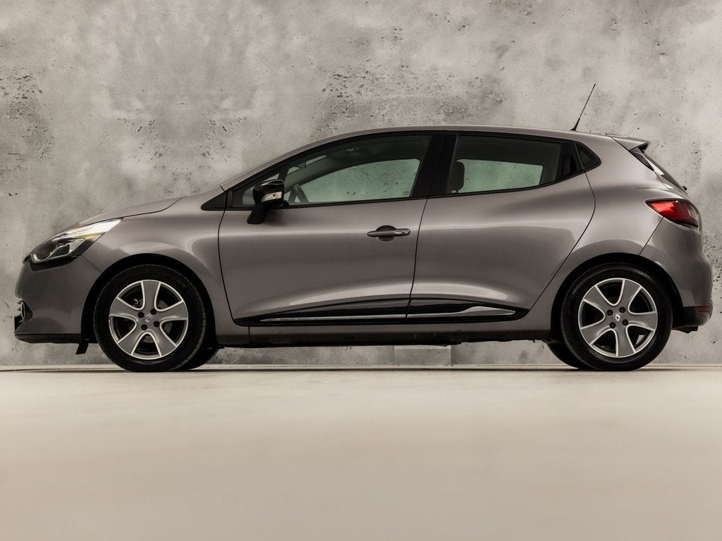 Renault Clio 0.9 TCe Dynamic Sport (NAVIGATIE, CRUISE, LM VE, Auto's, Renault, Voorwielaandrijving, Stof, Zwart, 540 kg