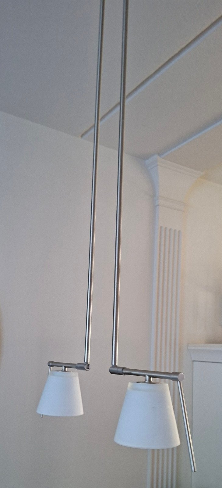 Moderne hanglamp met twee verstelbare spots, Ophalen, E14 (klein), Zo goed als nieuw, Glas