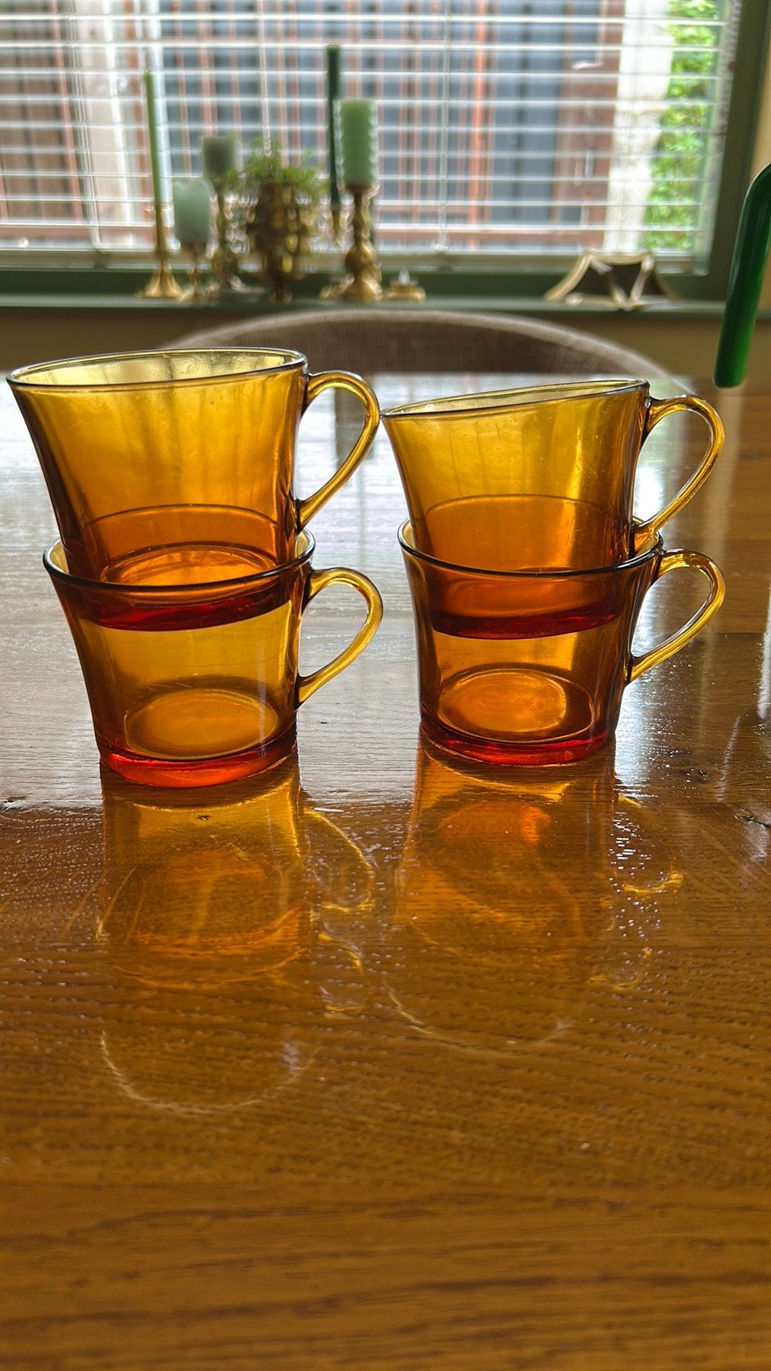 4 vintage amberkleurige glazen kopjes, Ophalen of Verzenden, Glas, Overige stijlen, Kop(pen) en/of Schotel(s)