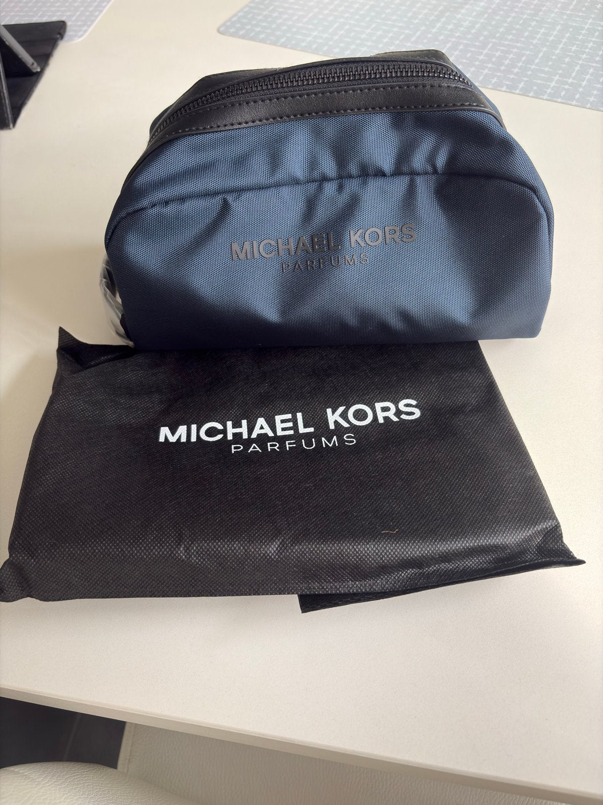Michael Kors Parfums Toilettas Heren - Donkerblauw/Zwart, Ophalen of Verzenden, Nieuw, Blauw, Heer