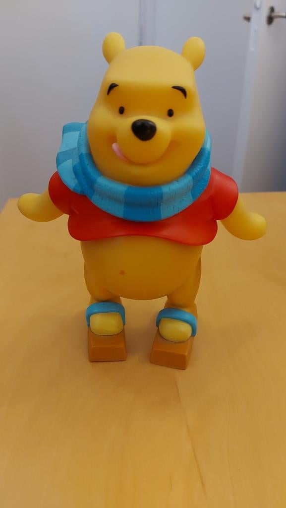 Winnie de Poeh figuur op ski's - Disney verzamelobject, Ophalen of Verzenden, Zo goed als nieuw