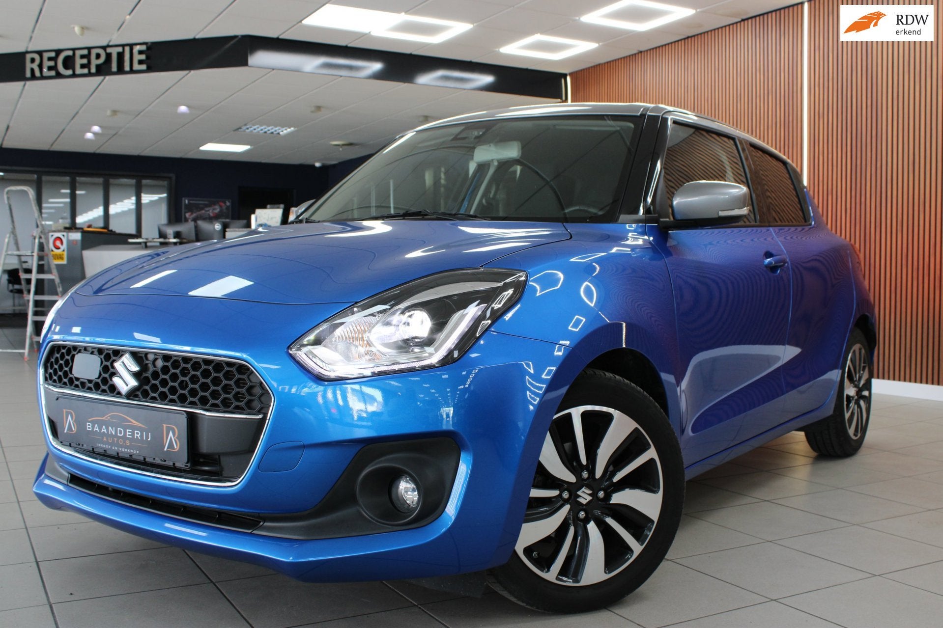 Suzuki Swift 1.0 Stijl Automaat | Airco | Cruise Control | N, Gebruikt, Zwart, Blauw, Swift
