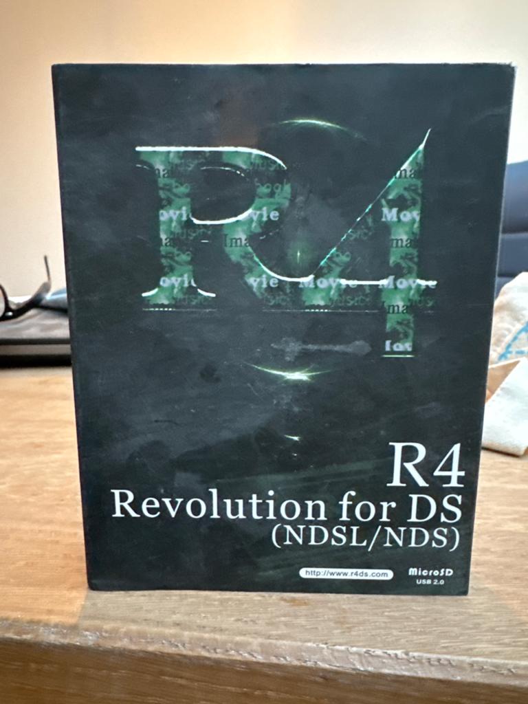 Nintendo DS Lite Zwart met R4 Revolution kaart, Ophalen, Zwart, DS Lite, Gebruikt