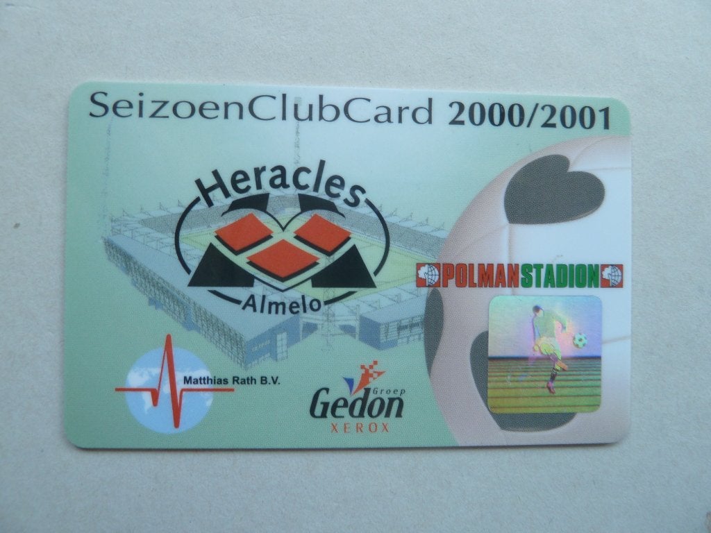 Seizoenclubcard.  Heracles. 2000/2001.  Grijze achterkant, Verzamelen, Sportartikelen en Voetbal, Ophalen of Verzenden, Zo goed als nieuw
