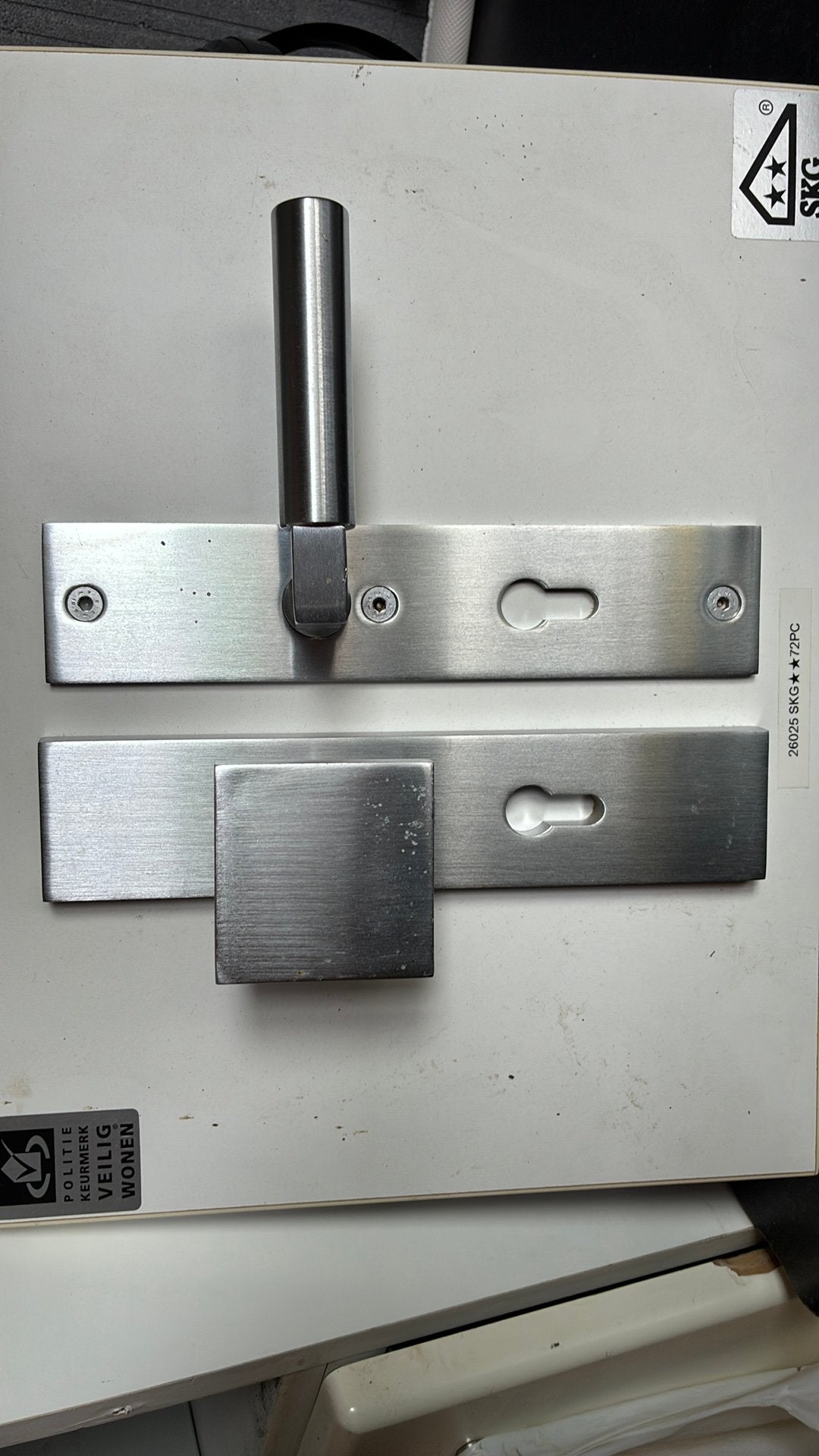 Voordeur veiligheid beslag RVS  **72PC knop/kruk, Ophalen, Zo goed als nieuw, Rvs, Klink of Kruk