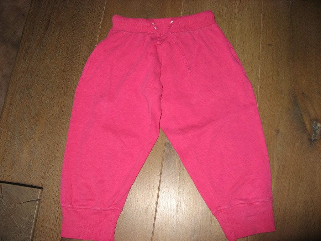 leuke roze capri sport- / vakantie pof broek, maat 140, Verzenden, Zo goed als nieuw, Meisje, Broek