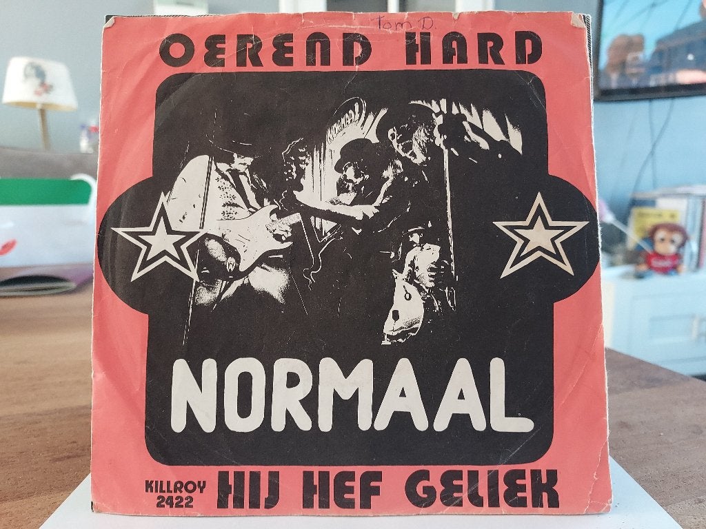 7" Single Normaal - Oerend Hard / Hij Hef Geliek, Gebruikt, 7 inch, Ophalen of Verzenden, Pop