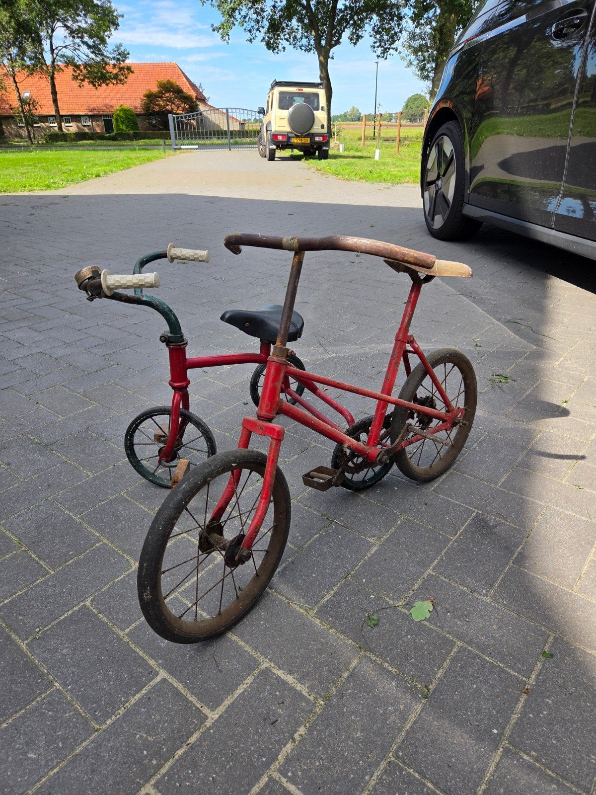 Antieke kinderfiets en driewieler - Decoratie of restauratie, Antiek en Kunst, Ophalen