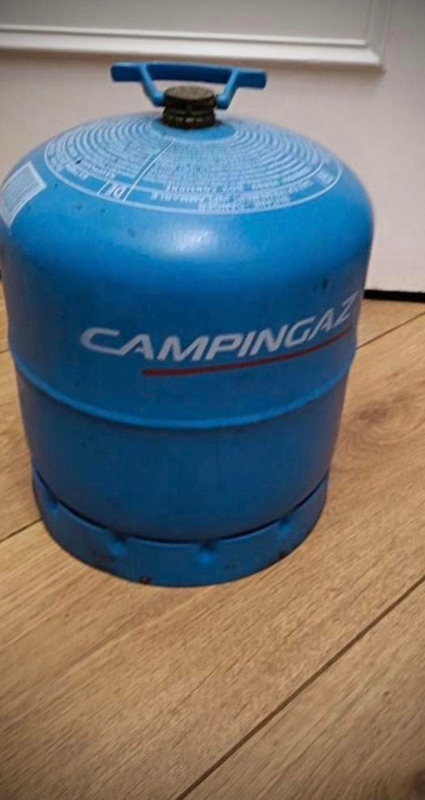 Campingaz / Campinggas 907 ; grootste fles circa 1/4 gas, Ophalen of Verzenden, Gebruikt