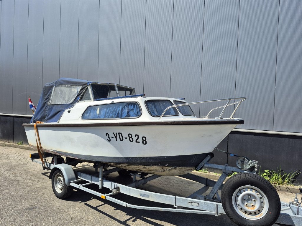 Inter 570 visboot/tour boot zonder trailer, Watersport en Boten, Vis- en Consoleboten, 6 m, Gebruikt, Overige merken, Polyester
