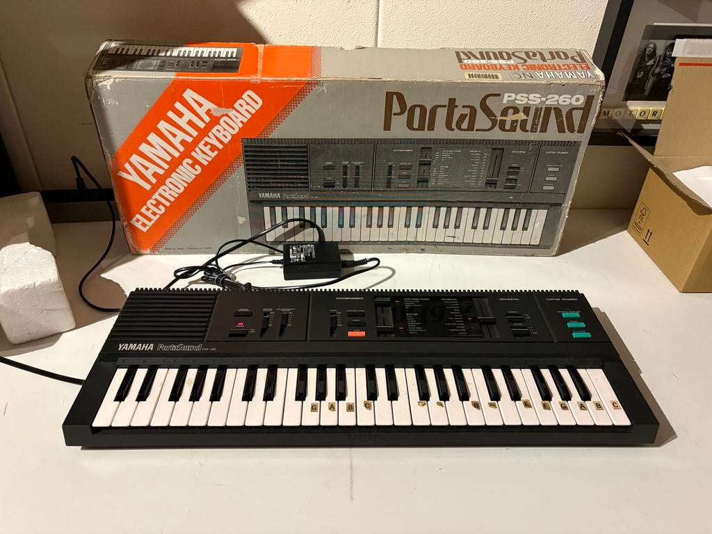 Yamaha PortaSound PSS-260 Elektronisch Keyboard met doos, Ophalen of Verzenden, Gebruikt, 49 toetsen, Yamaha
