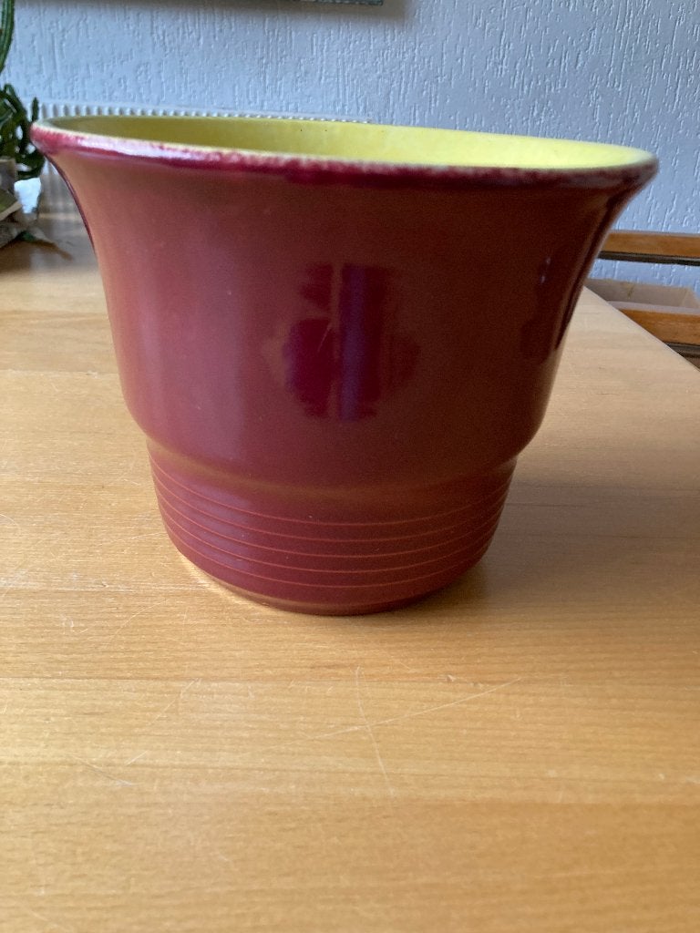 Vintage bloempot bordeaux rood. Geel van binnen, Ophalen of Verzenden, Huis en Inrichting