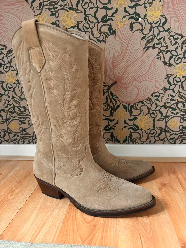 Toral beige suède laars, Ophalen of Verzenden, Zo goed als nieuw, Beige, Hoge laarzen
