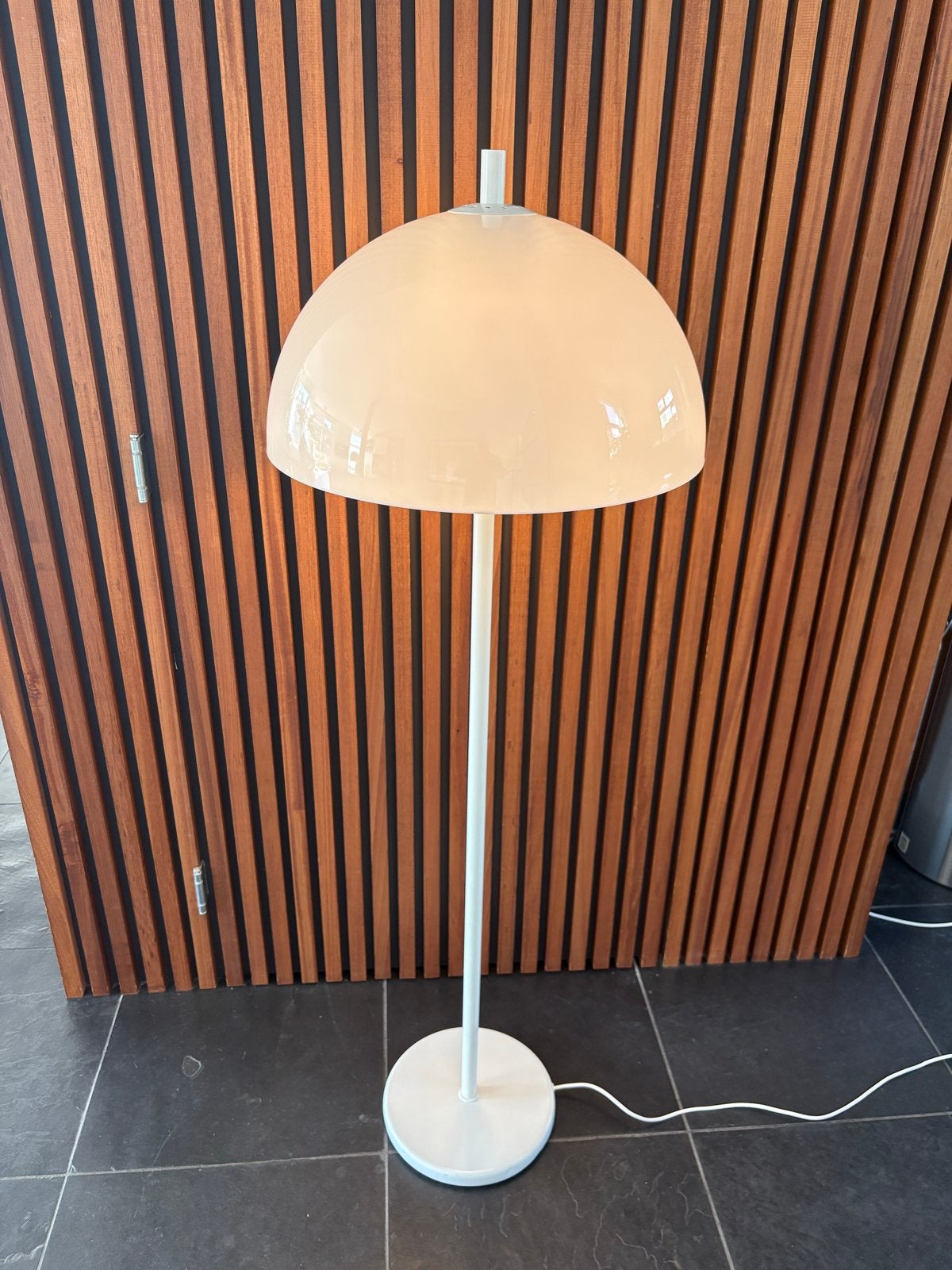 Vintage Dijkstra Vloerlamp - Melkwit Design, Huis en Inrichting, Lampen | Vloerlampen, Ophalen, Gebruikt, Kunststof, 100 tot 150 cm